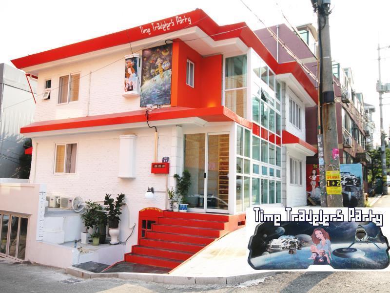 Time Travelers Party Hostel In Hongdae Seoul Exterior foto